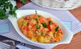 Кабачки с овощами и рисом в мультиварке.