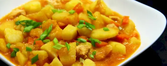 Тушёная картошка с курицей