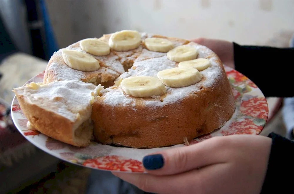 Шарлотка с бананами