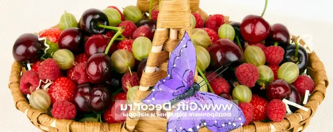 Корзина из ягод 22