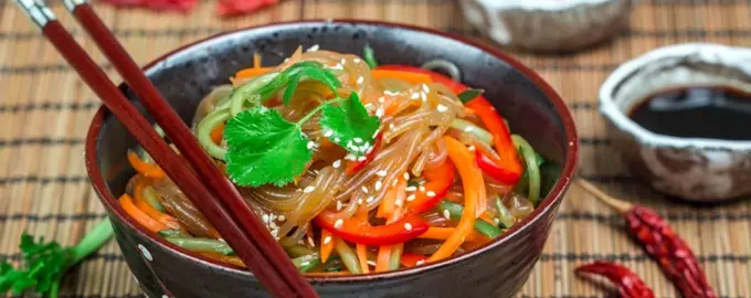 Крахмальная лапша китайская кухня