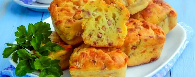 Маффины с колбасой и сыром на кефире