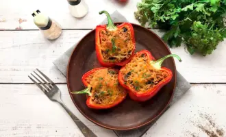 Перцы фаршированные кускусом