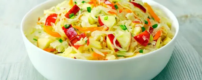 Салат из квашеной капусты