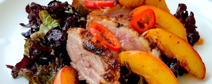 Салат с утиной грудкой