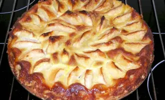 Шарлотка с яблоками