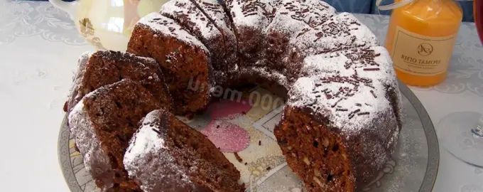Шоколадный кекс с орехами