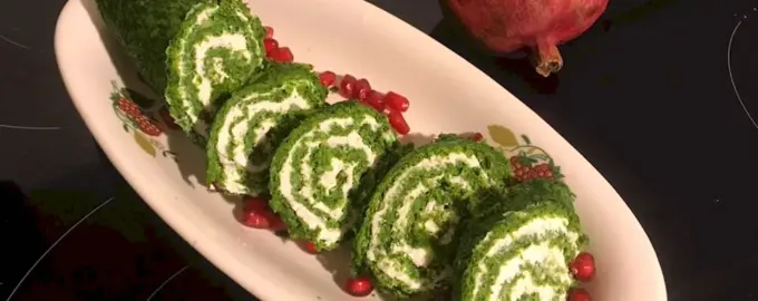 Шпинатный рулет с красной рыбой