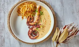 Осьминог с картофелем