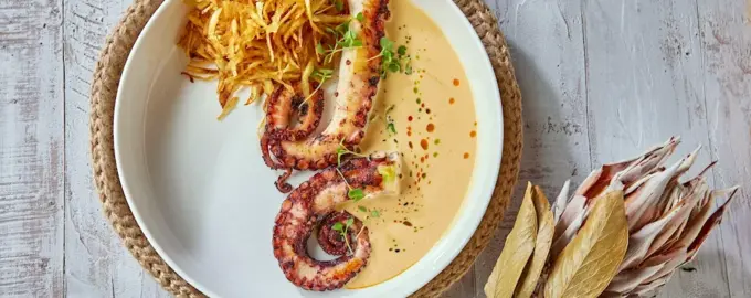 Осьминог с картофелем