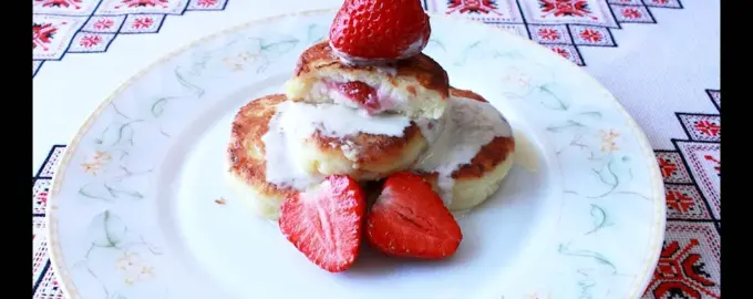 Сырники с клубникой