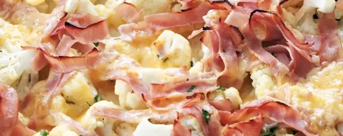 Цветная капуста с беконом и сыром