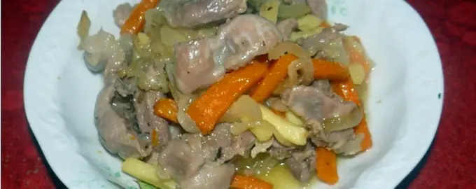 Тушеные куриные желудки