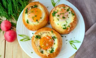 Булочка с яйцом