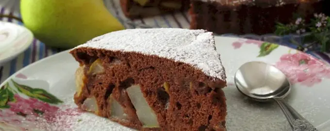 Шоколадная шарлотка с грушами