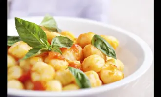 Ньокки итал. Gnocchi — итальянские клецки