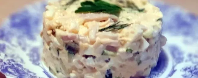Салат кальмары с сыром и чесноком