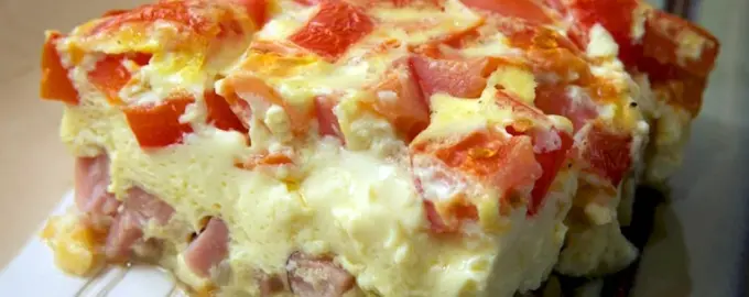 Омлет с ветчиной и помидорами