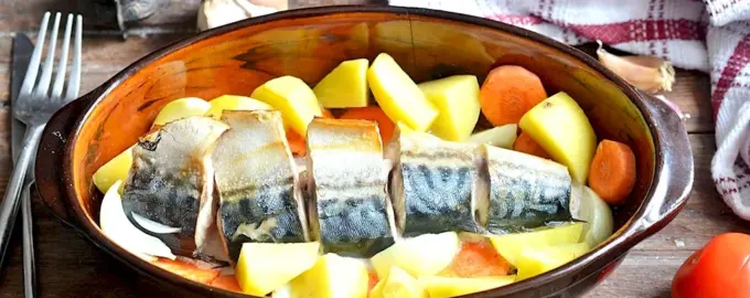 Скумбрия запеченная в духовке с овощами