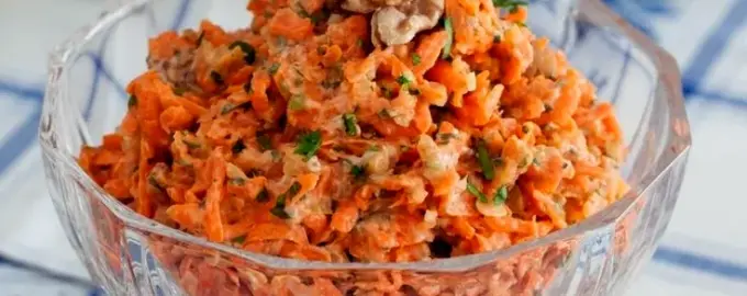 Салат из моркови с грецкими орехами