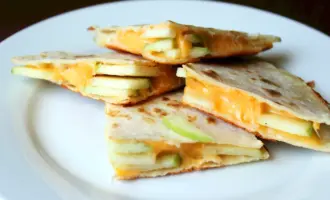 Кесадилья сырная