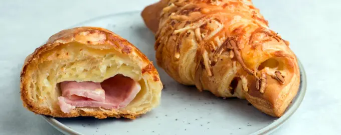 Круассаны с сыром и ветчиной