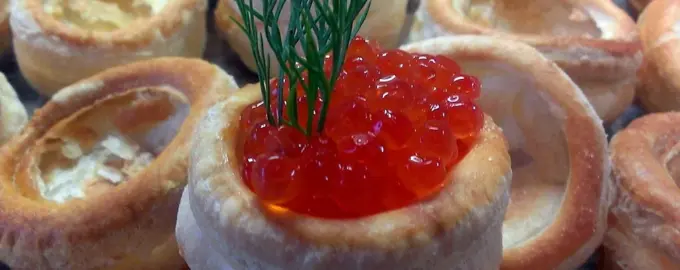 Валован с красной икрой