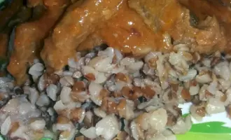 Гречка с мясом и подливкой