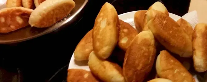 Пирожки на тарелке