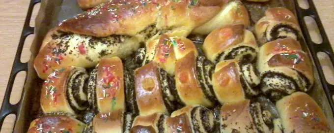 Рулет с маком из дрожжевого теста