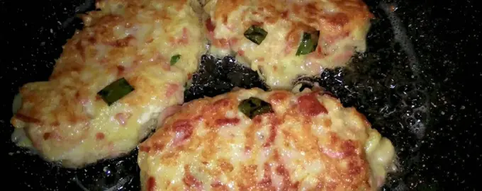 Оладьи с сосисками и сыром