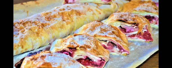 Рулет из лаваша с творогом и ягодами