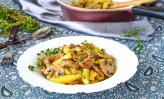 Тушеная картошка с грибами