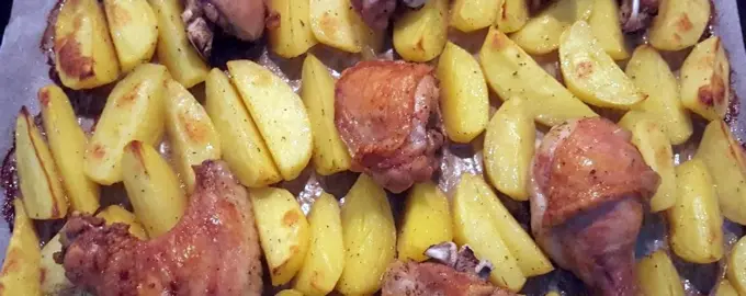 Курица с картошкой в духовке