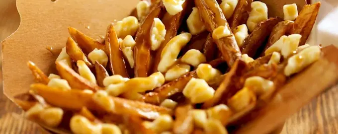 Квебекский картофель Poutine