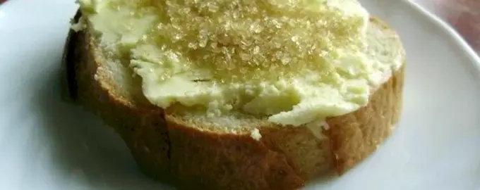 Бутерброд с маслом и сахаром