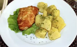 Картофель отварной с курицей