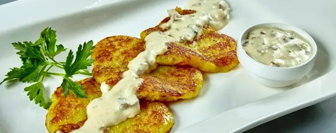 Драники с грибным соусом