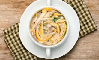 «Блинный» суп Frittatensuppe