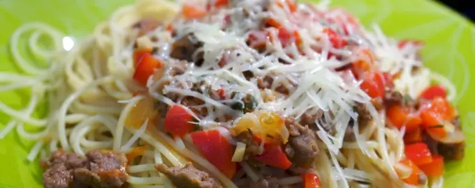 Макароны с фаршем и овощами