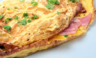 Яичница с ветчиной и сыром