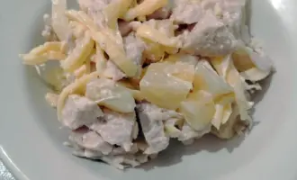 Салат с ананасом и курицей