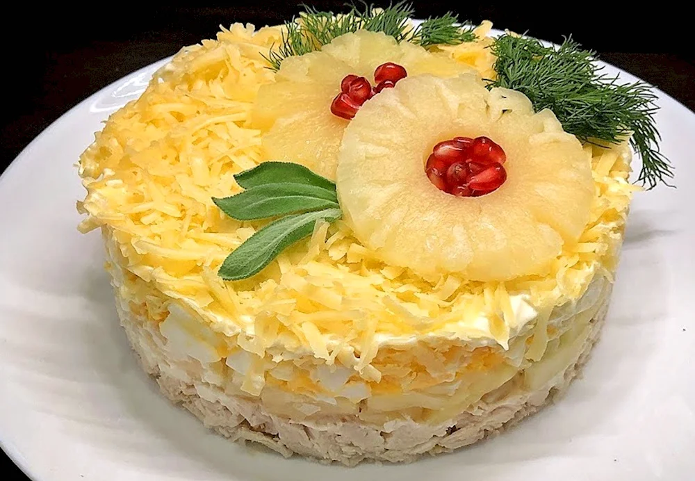 Салат ананасовый с курицей слоеный