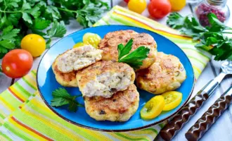 Биточки фаршированные шампиньонами