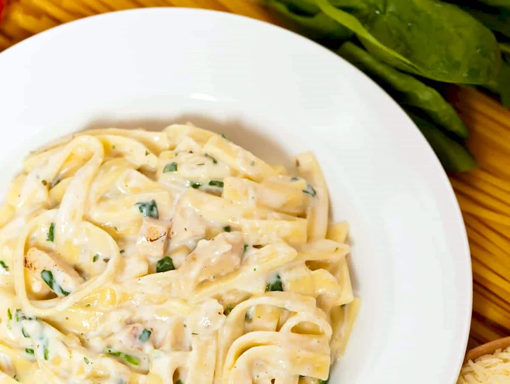 Fettuccine Alfredo