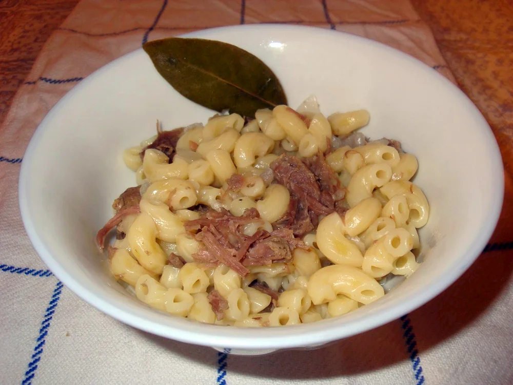 Макароны по по флотски с тушенкой