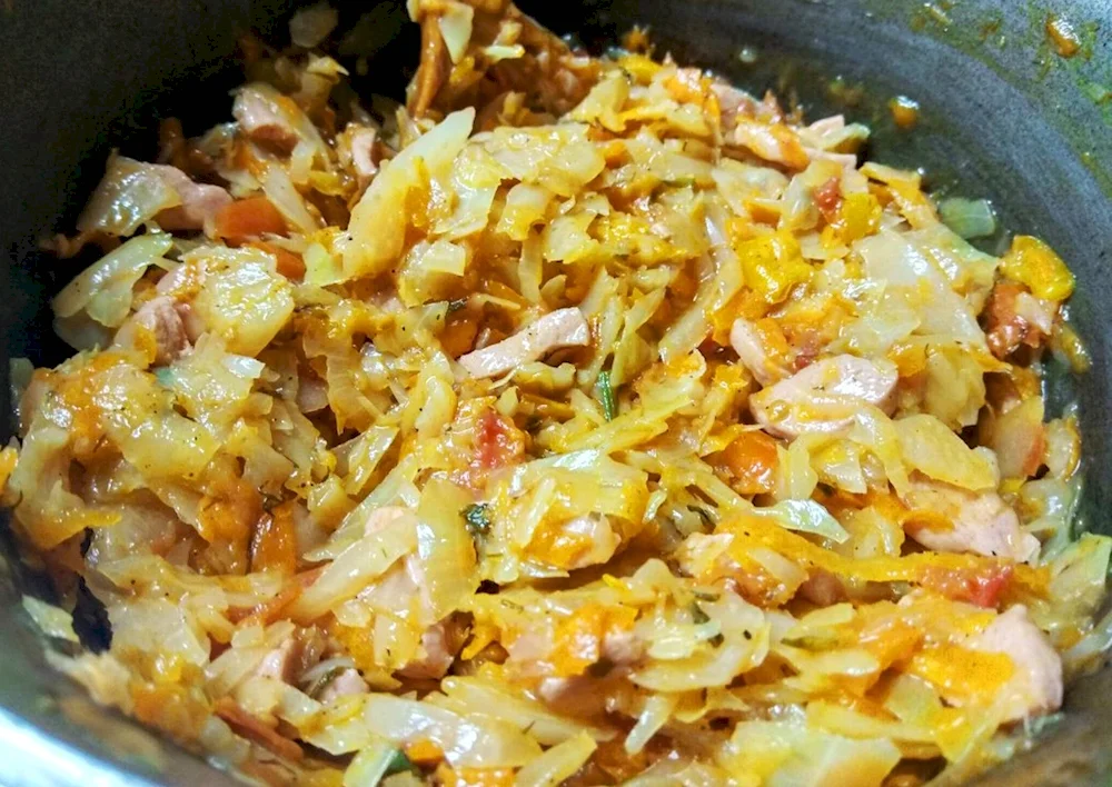 Капуста тушеная с сосками