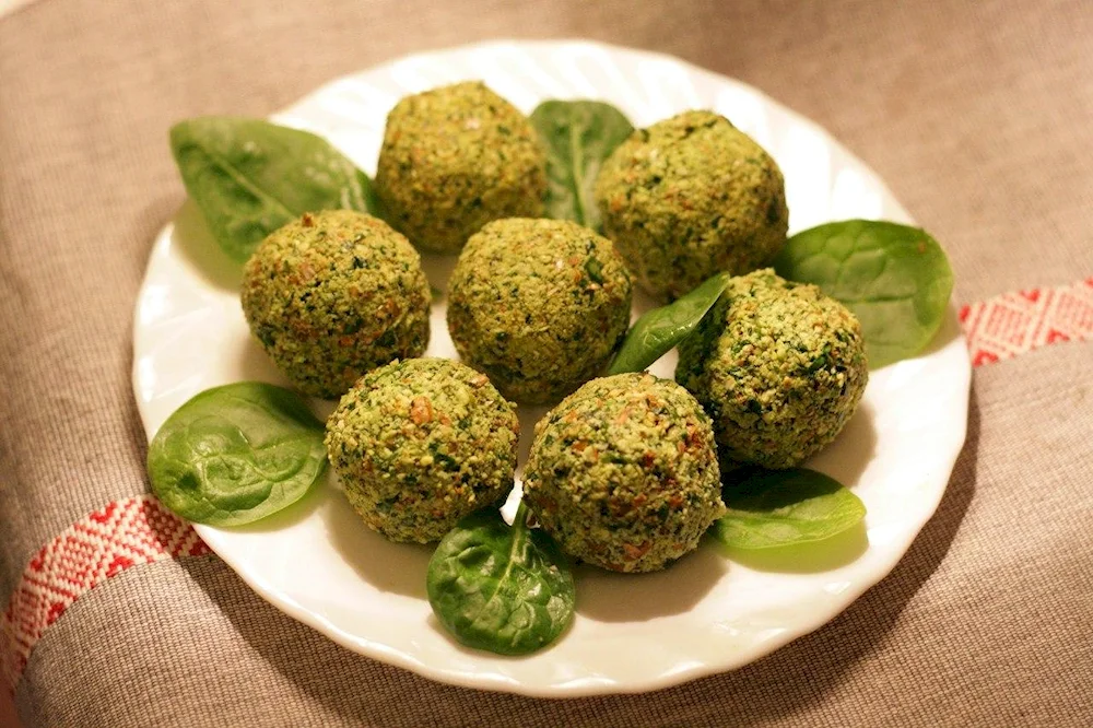 Пхали с грецким орехом