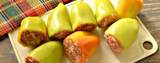 Фаршированные перцы с фаршем и рисом