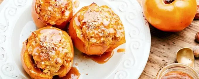 Хурма запеченная в духовке с медом и орехами